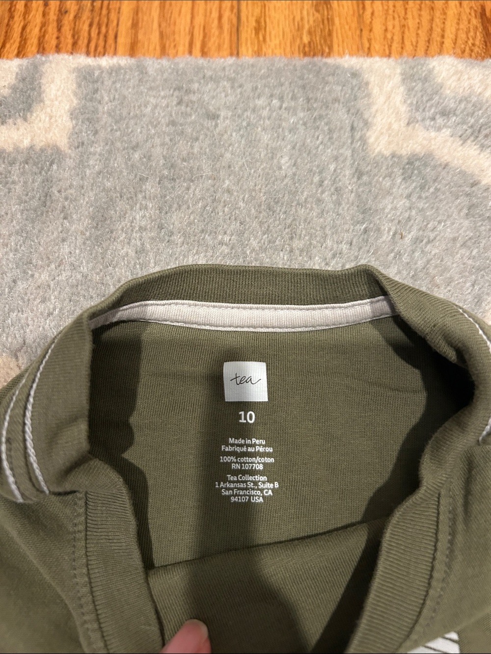 2 Like New Tea Collection Boys Long Sleeve Graphic Tees - Picture 6 of 6